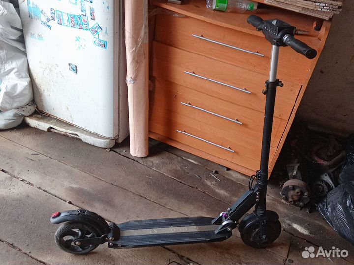 Самокат электрический kuggo s3 (не включается)