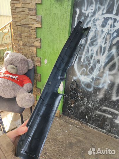 Запчасти на Mitsubishi pajero io (3 двери)