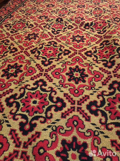 Ковер шерстяной новый