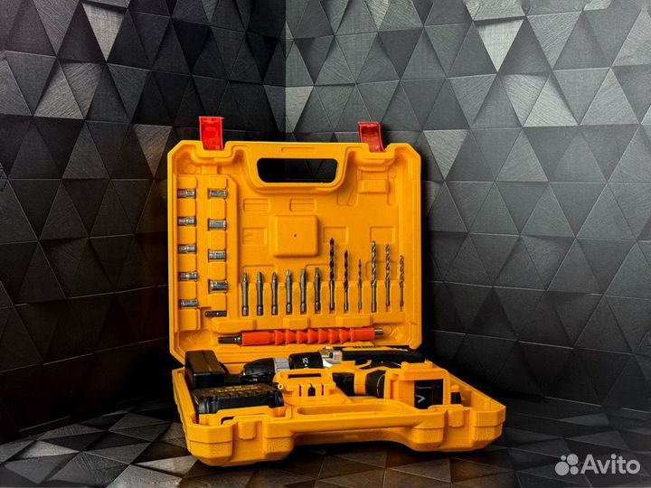 Шуруповерт аккумуляторный новый DeWalt