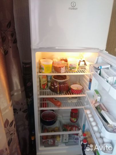 Холодильник /Indesit