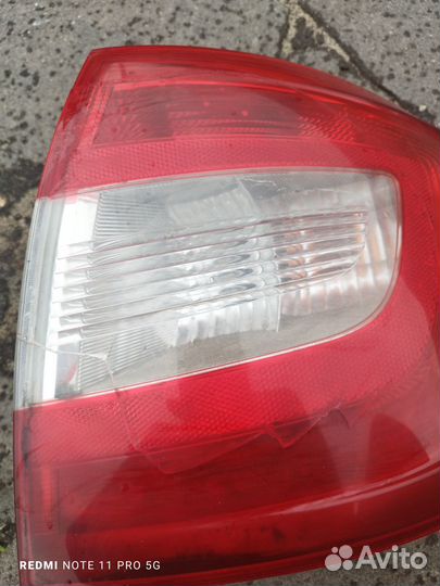 Задний правый фонарь на Шкоду рапид