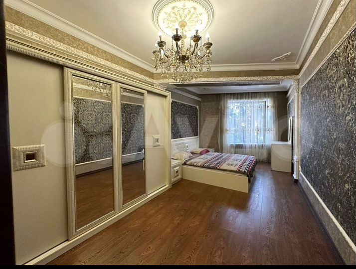 4-к. квартира, 125 м², 2/4 эт.