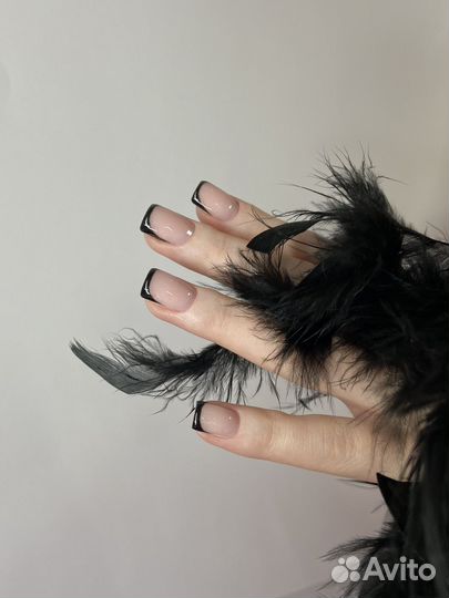 Маникюр в студии