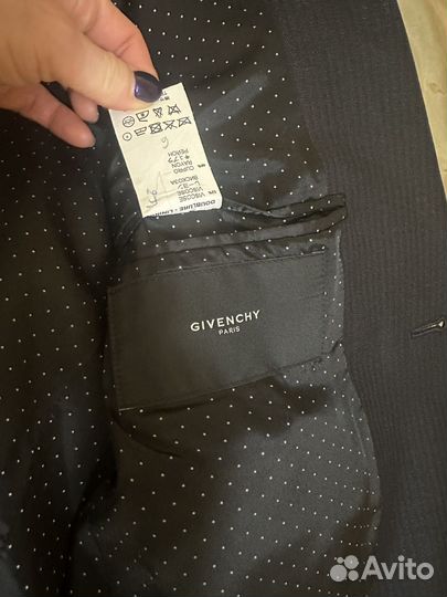 Костюм мужской Givenchy