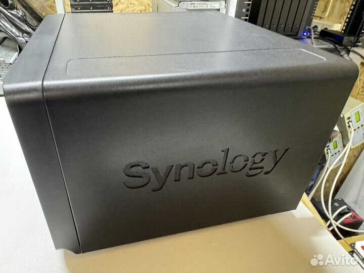 Сетевое хранилище Synology Disk Station DS1515+