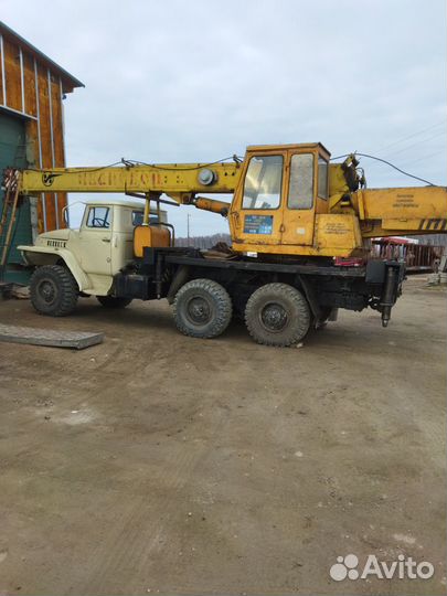 Автокран на базе 