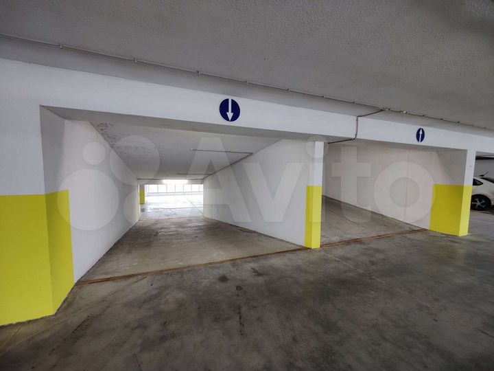 Машиноместо, 14 м²