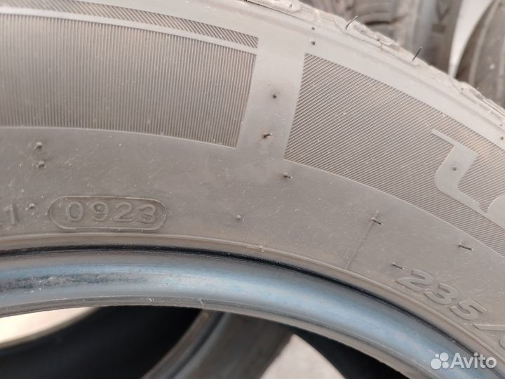 Kumho Crugen Premium KL33 235/60 R18 103H