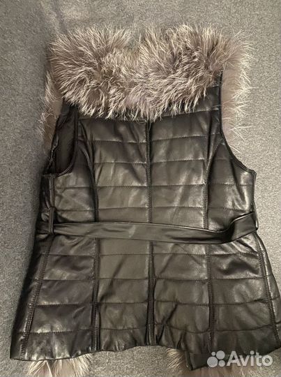 Кожаный жилет с мехом чернобурки