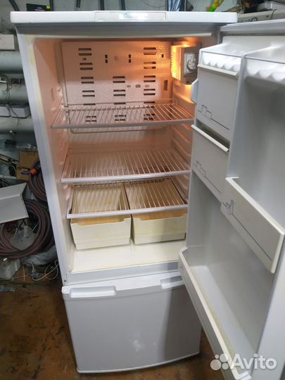 Холодильник Бирюса