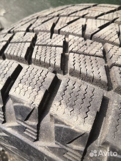 Bridgestone Blizzak DM-V1 285/65 R17 116R