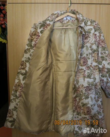 Продам пальто демисезонное