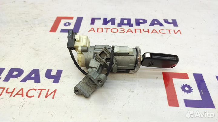 Замок зажигания Geely Emgrand EC7 1068003675. С ключом