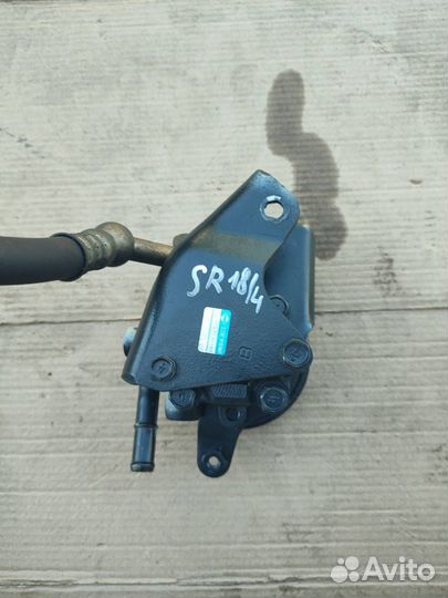 Насос гидроусилителя руля Nissan Wingroad Y10