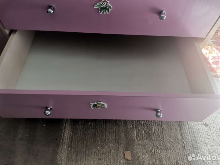 Кровать с выдвижными ящиками