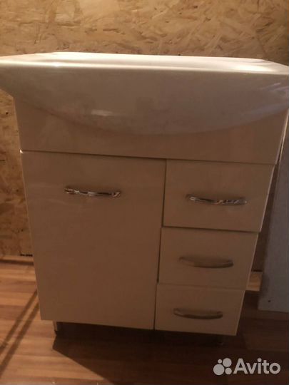 Тумба с раковиной для ванной 60 см бу