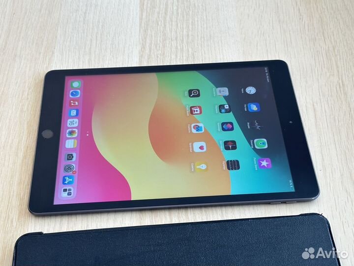 Apple iPad 7-го поколения 10.2 Retina Display