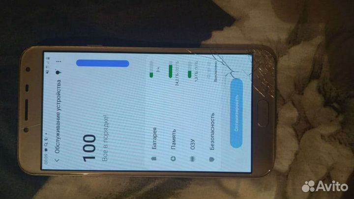 Телефон Samsung J4