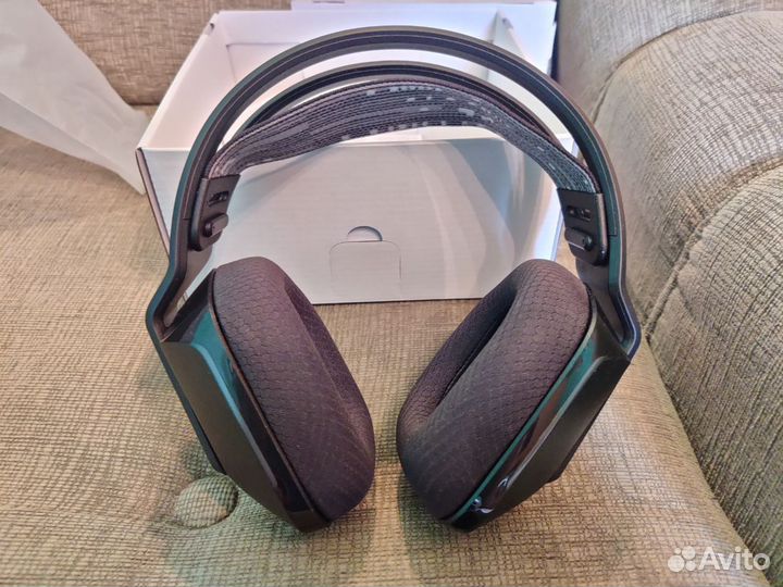 Игровая беспроводная гарнитура/наушники Logitech G
