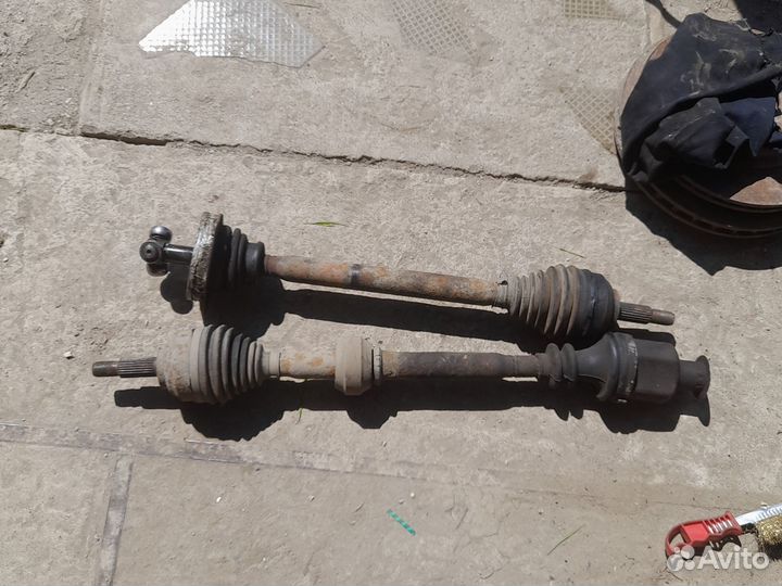 Привод (шрус) Renault Laguna I