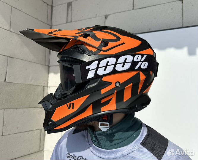 Кроссовый шлем с очками