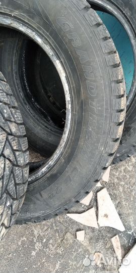 Dunlop Grandtrek Ice 02 215/65 R16