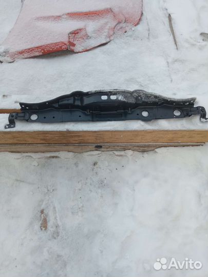 Hyundai I 40 панель передняя(телевизор)