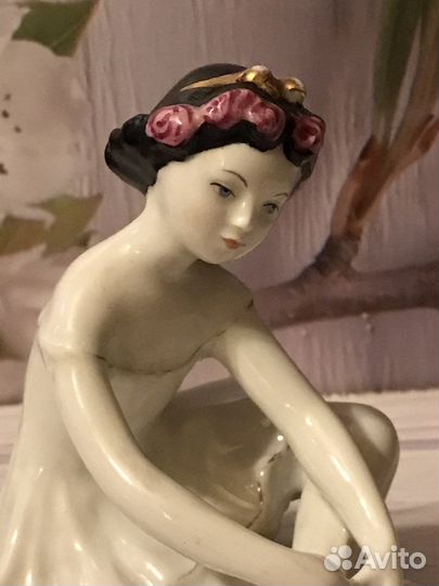 Фарфоровая статуэтка лфз