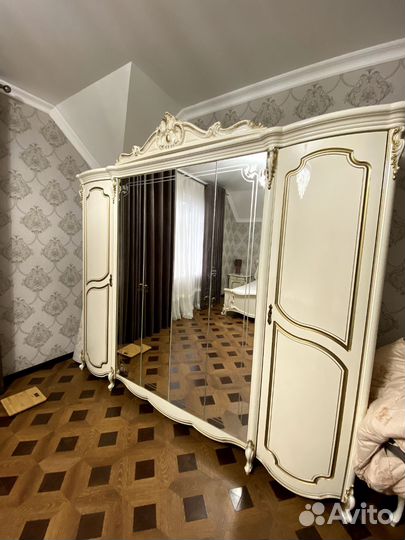 Спальный гарнитур