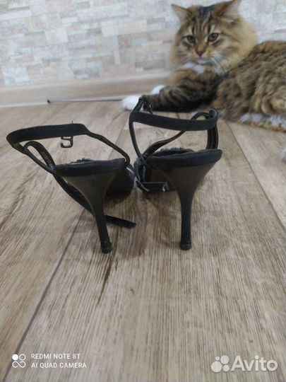 Босоножки 37