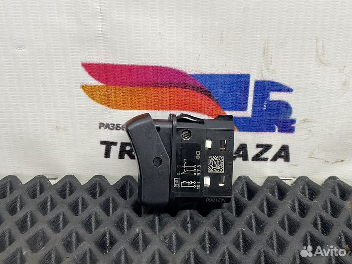 1421860 Кнопка плафона для чтения