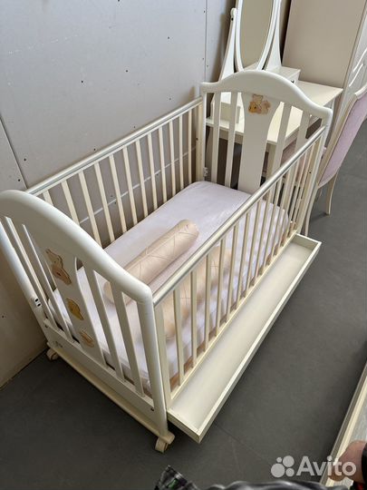 Детская кроватка