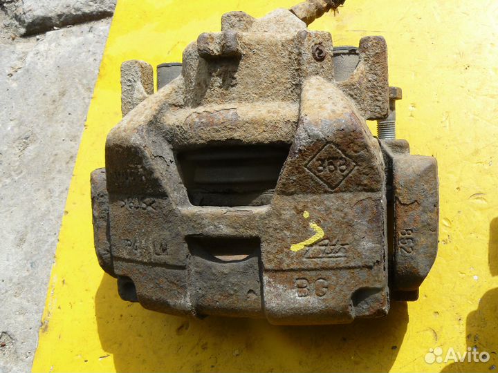 Суппорт передний для Renault Grand Scenic III