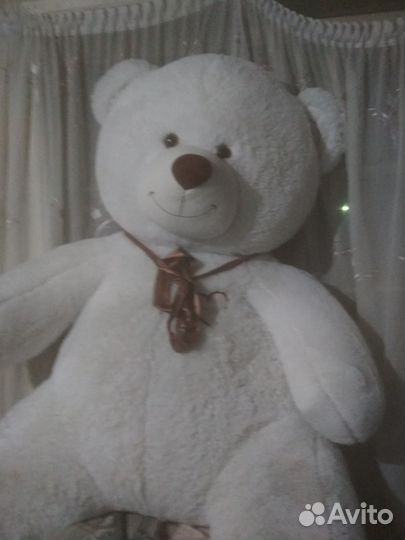Большой плюшевый мишка