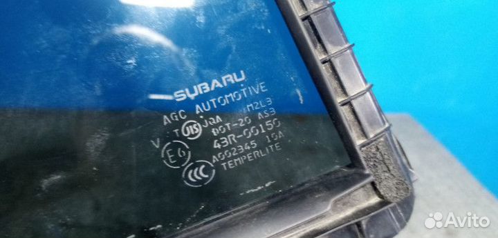 Стекло двери задней правой форточка Subaru Impreza
