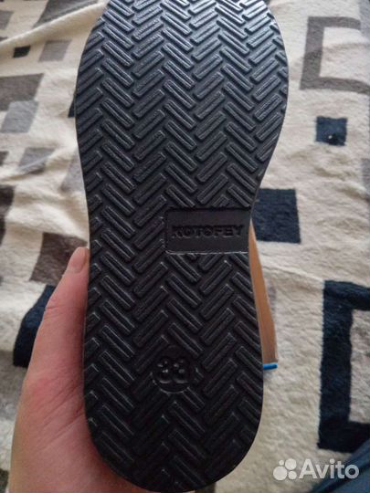 Школьные ботинки