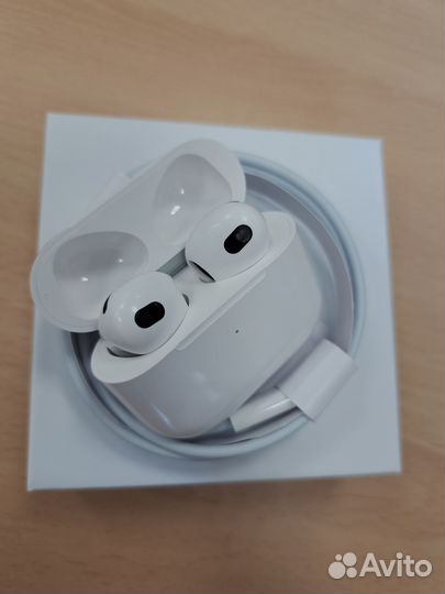 Беспроводные наушники Apple Airpods (3 поколение)