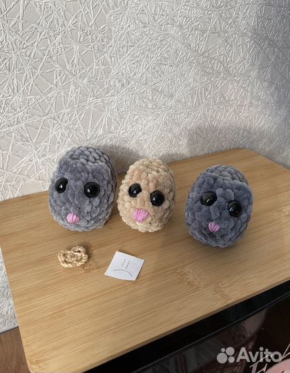Игрушка из мема Sad hamster (грустный хомяк)