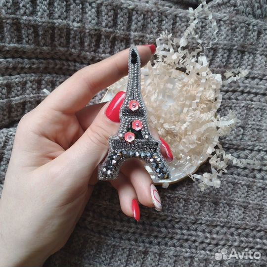 Брошь из бисера 