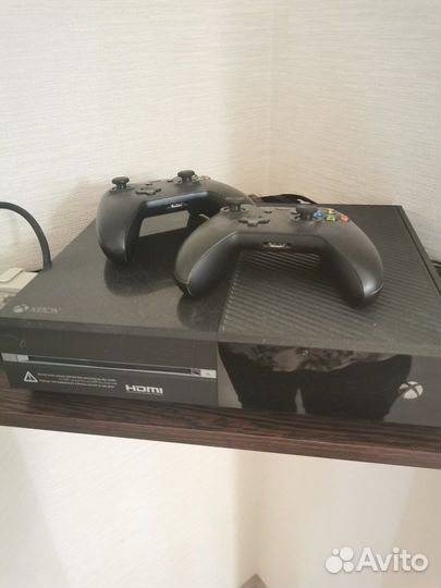 Xbox one + 2 геймпада