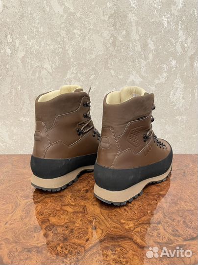 Трекинговые ботинки UYN monte bianco