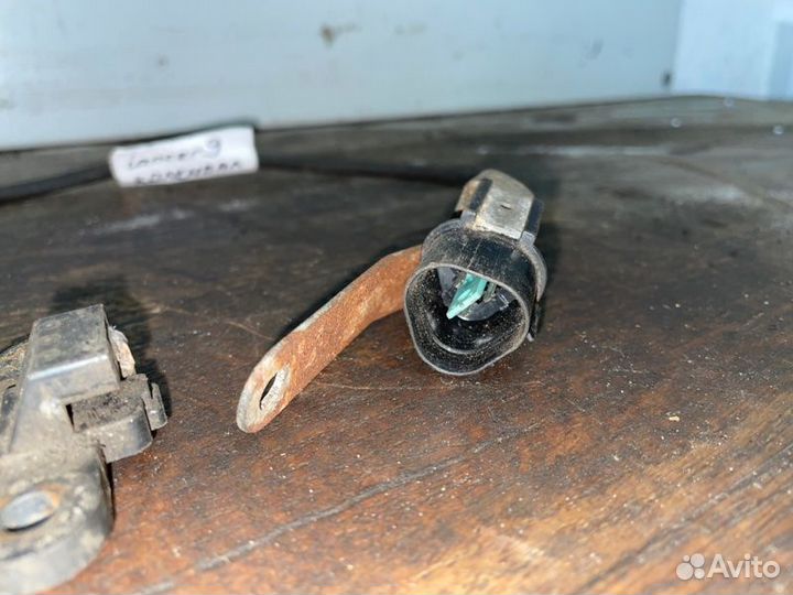 Датчик положения коленвала Mitsubishi Lancer седан