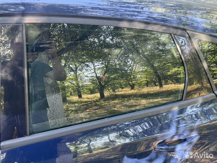 Стекло двери Ford Focus 3 дорестайлинг хетч