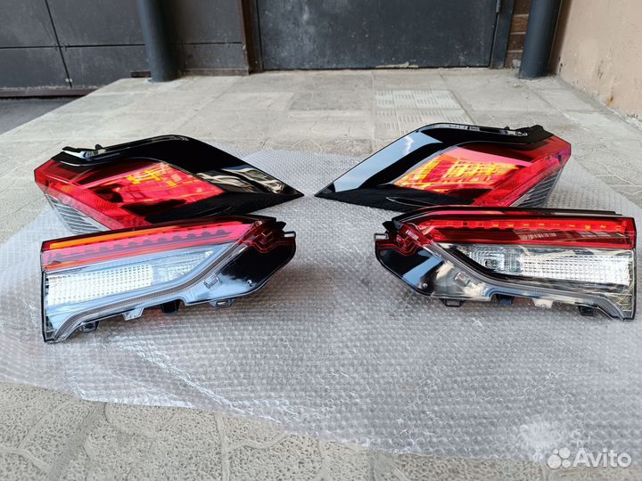 Задние фонари Toyota Rav 4 XA50 2018-2023 стопы