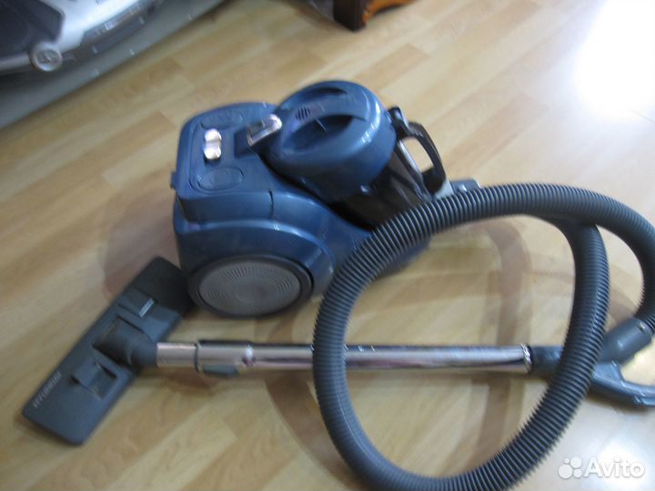 Пылесос hyundai макс 1600 Вт H-VC-1085