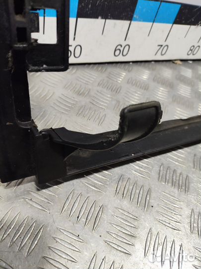 Б/У Рамка радиатора#001