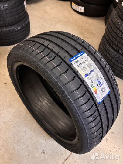 Triangle EffeXSport TH202 255/40 R19 100Y