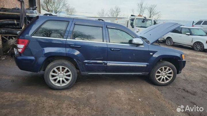 Петля капота левая Jeep Grand Cherokee WH WK