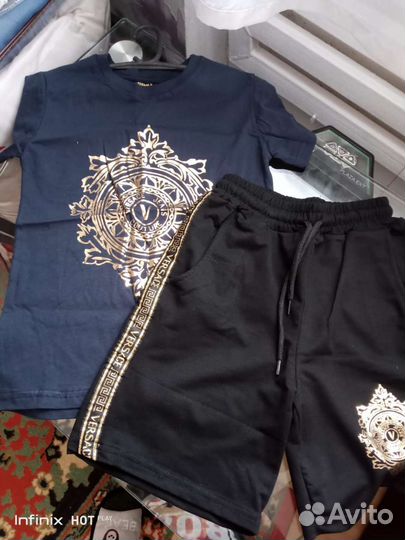 Костюм новый versace
